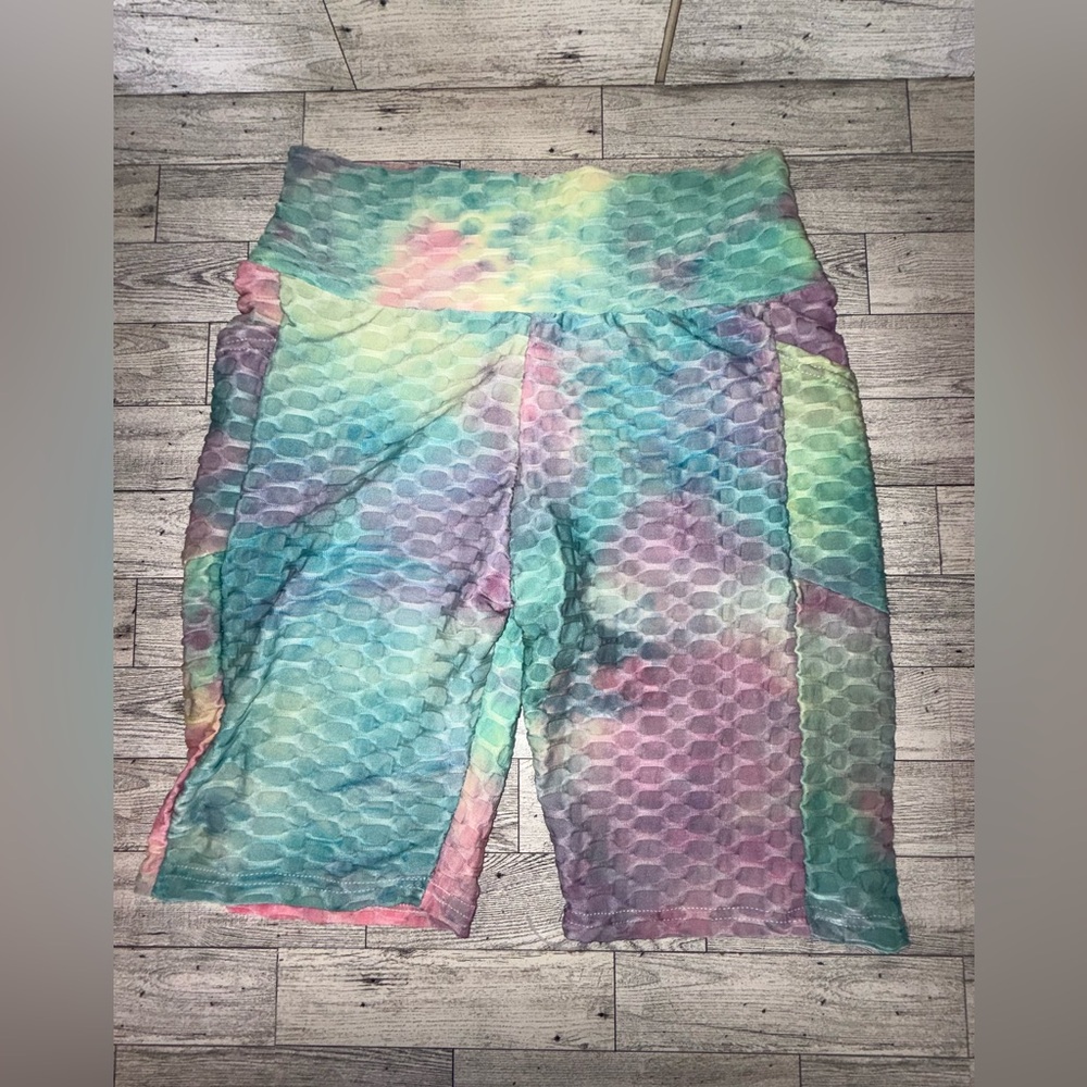 Tie Dye Yoga Set (2 piece top and bottom) activewear set - Picture 2 of 9